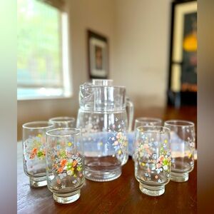 *Vintage* 7pc Set Arcoroc France Glass Pitcher & 6 Tumblers w/ Floral Design 80s